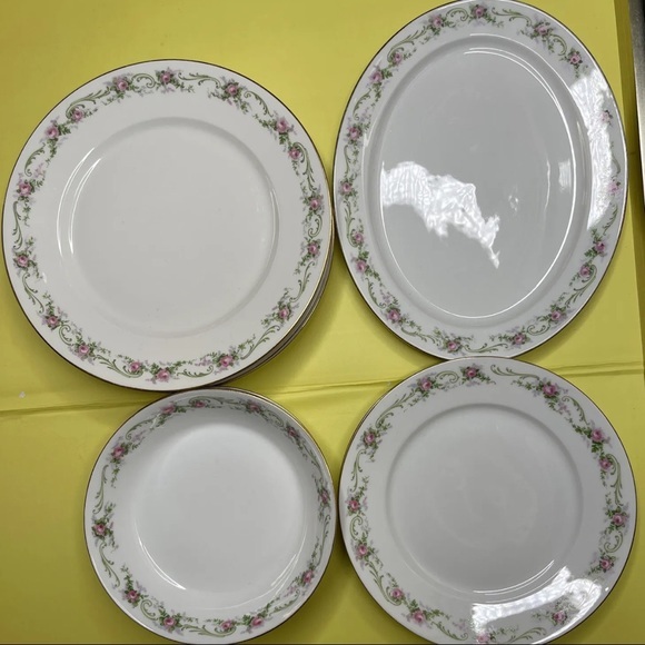 Wm. Guerin & Co Limoges France Dinner Plates - Picture 3 of 6